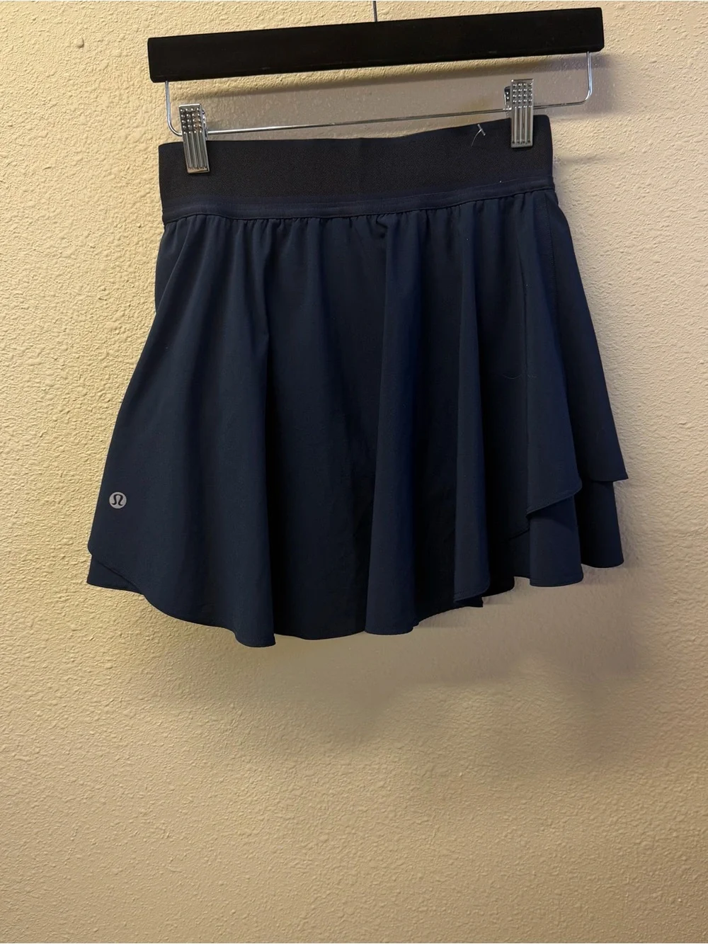Lululemon Women's Navy High Rise Court skirt